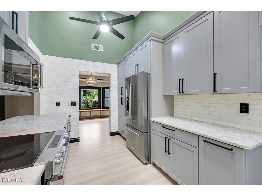 7239 Hendry Creek Drive Fort Myers FL 33908 2025005293 image8