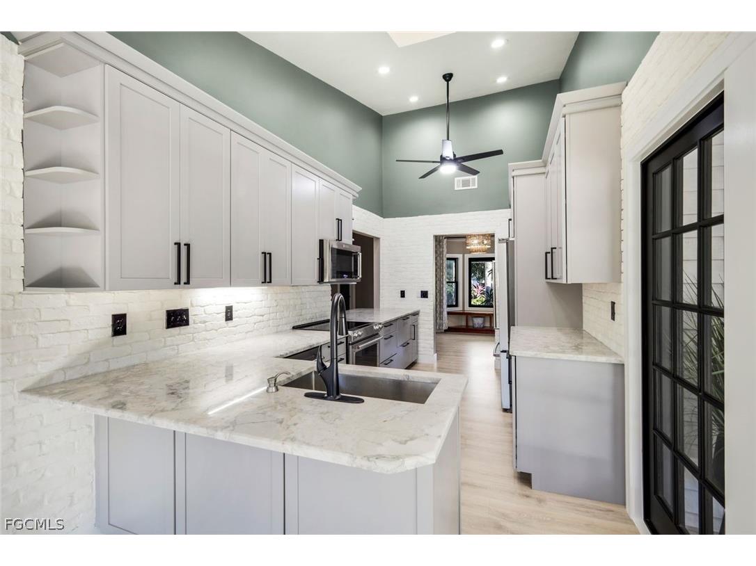 7239 Hendry Creek Drive Fort Myers FL 33908 2026008176 image8