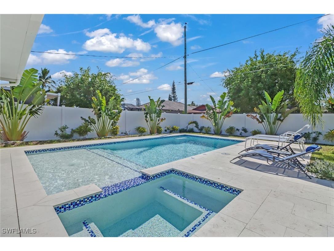 724 100th Avenue N Naples FL 34108 225073640 image1