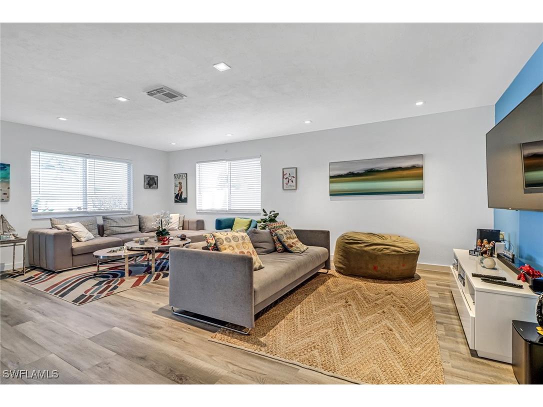 724 100th Avenue N Naples FL 34108 225073640 image10