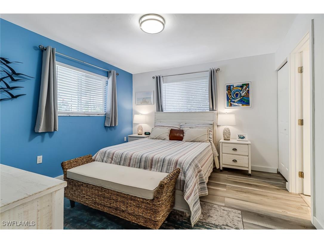 724 100th Avenue N Naples FL 34108 225073640 image18