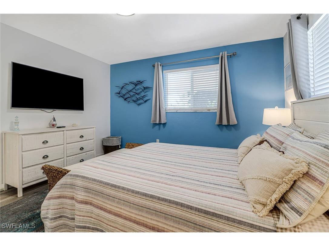 724 100th Avenue N Naples FL 34108 225073640 image19