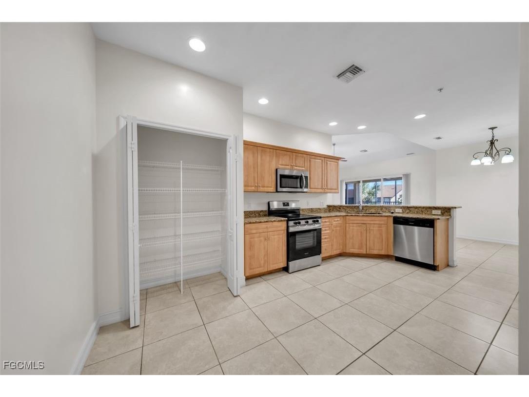 724 SW 47th Street #205 Cape Coral FL 33914 2025007451 image22