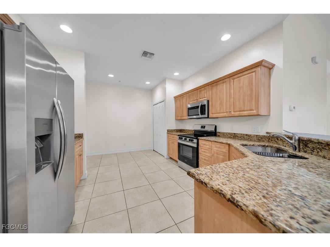 724 SW 47th Street #205 Cape Coral FL 33914 2025007451 image23