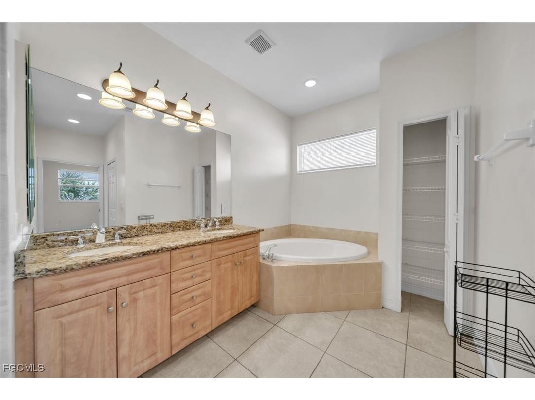 724 SW 47th Street #205 Cape Coral FL 33914 2025007451 image30