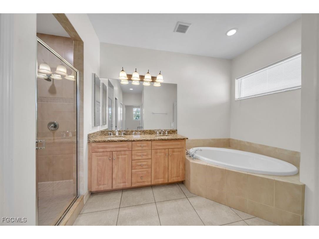 724 SW 47th Street #205 Cape Coral FL 33914 2025007451 image31