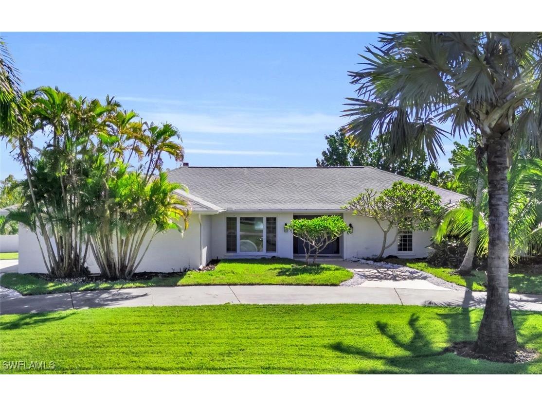 7247 Lake Drive Fort Myers FL 33908 224079006 image1
