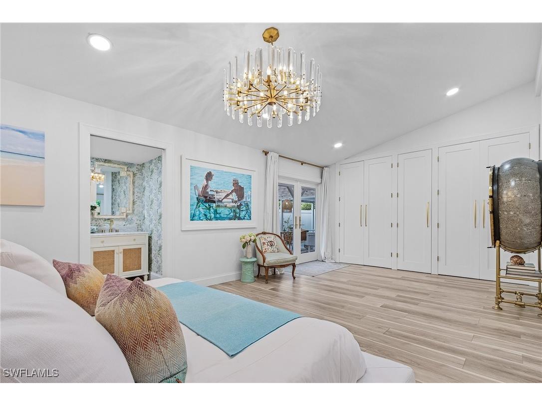 725 2nd Street S Naples FL 34102 225076329 image11