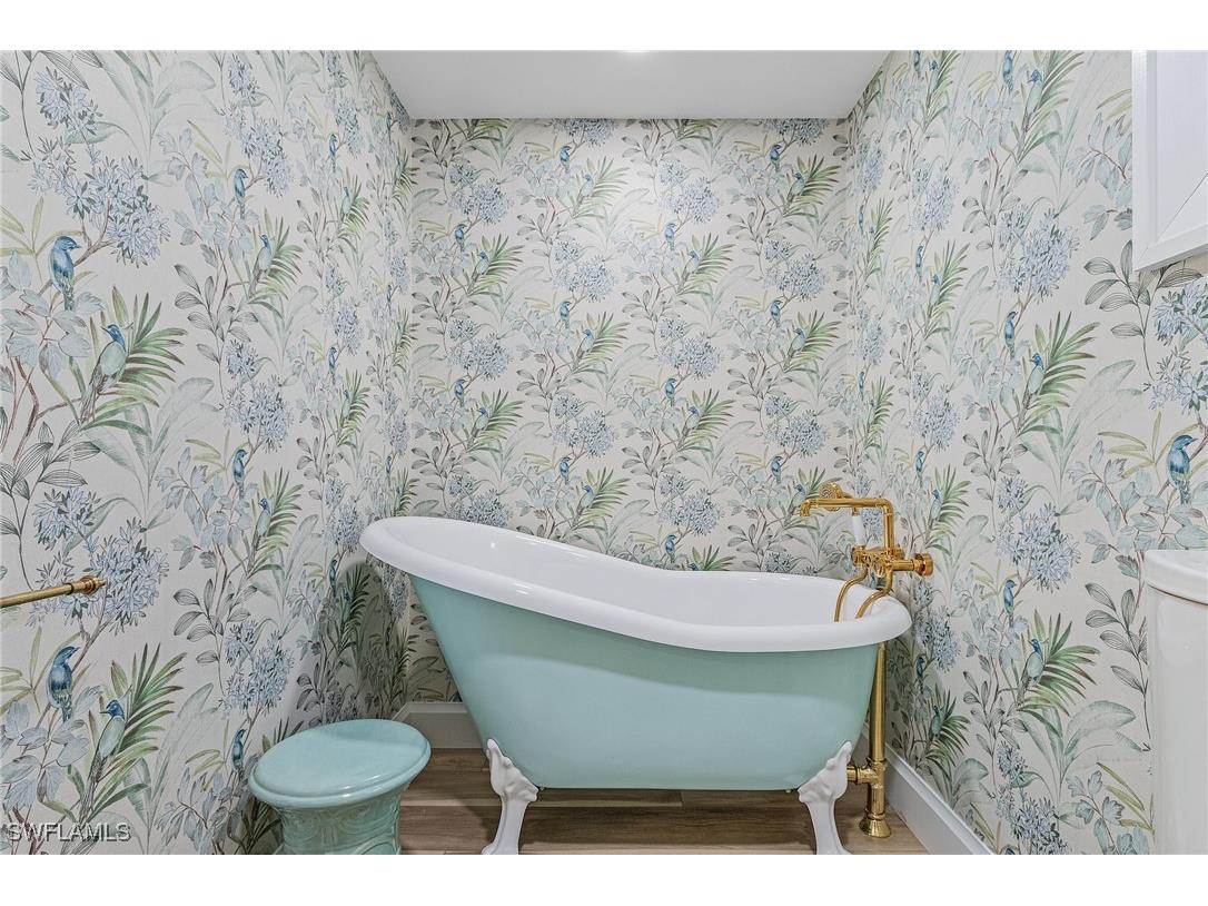 725 2nd Street S Naples FL 34102 225076329 image13