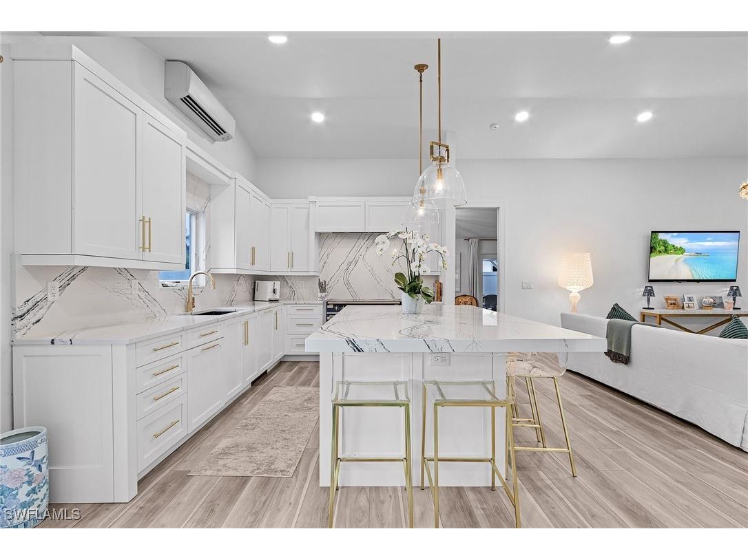 725 2nd Street S Naples FL 34102 225076329 image3