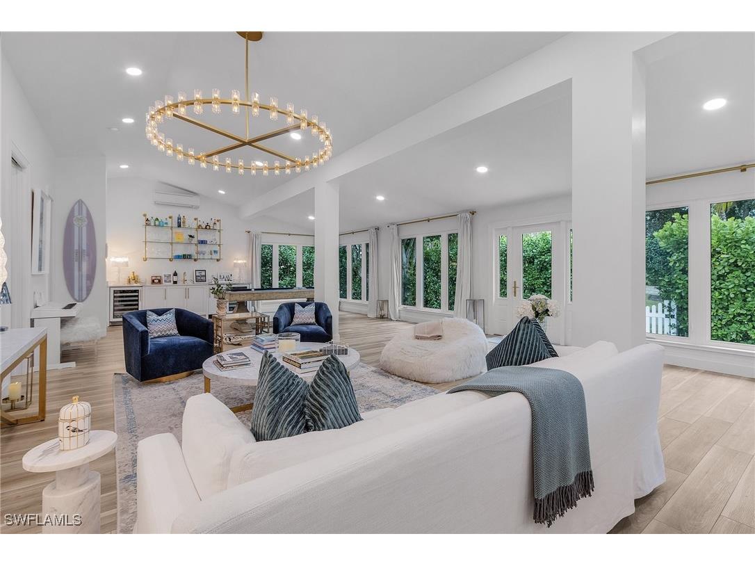 725 2nd Street S Naples FL 34102 225076329 image4