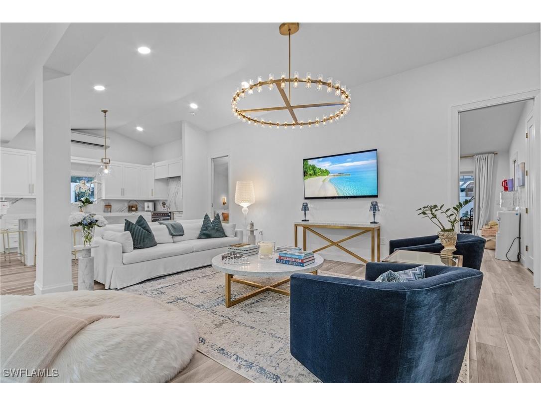 725 2nd Street S Naples FL 34102 225076329 image5