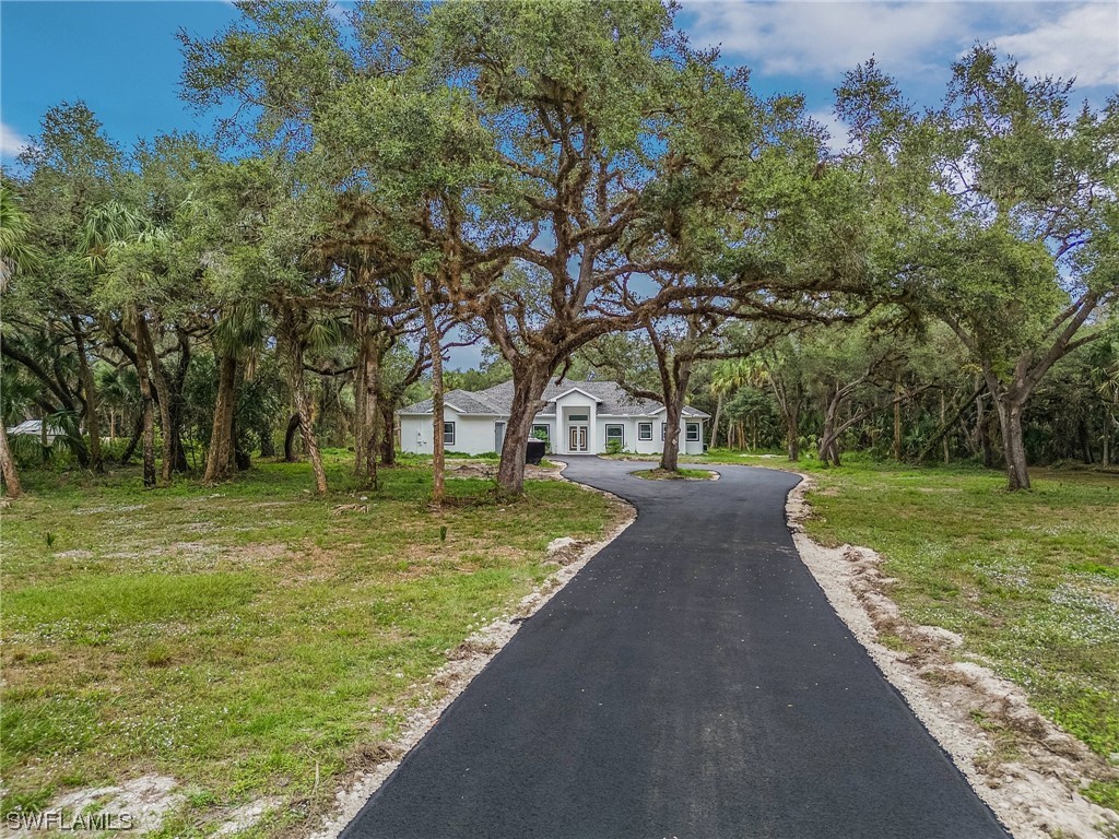 725 33rd Avenue NW Naples FL 34120 223093477 image1