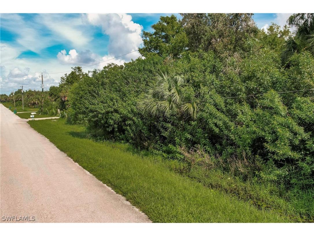 725 35th Avenue NW Naples FL 34120 224058263 image1