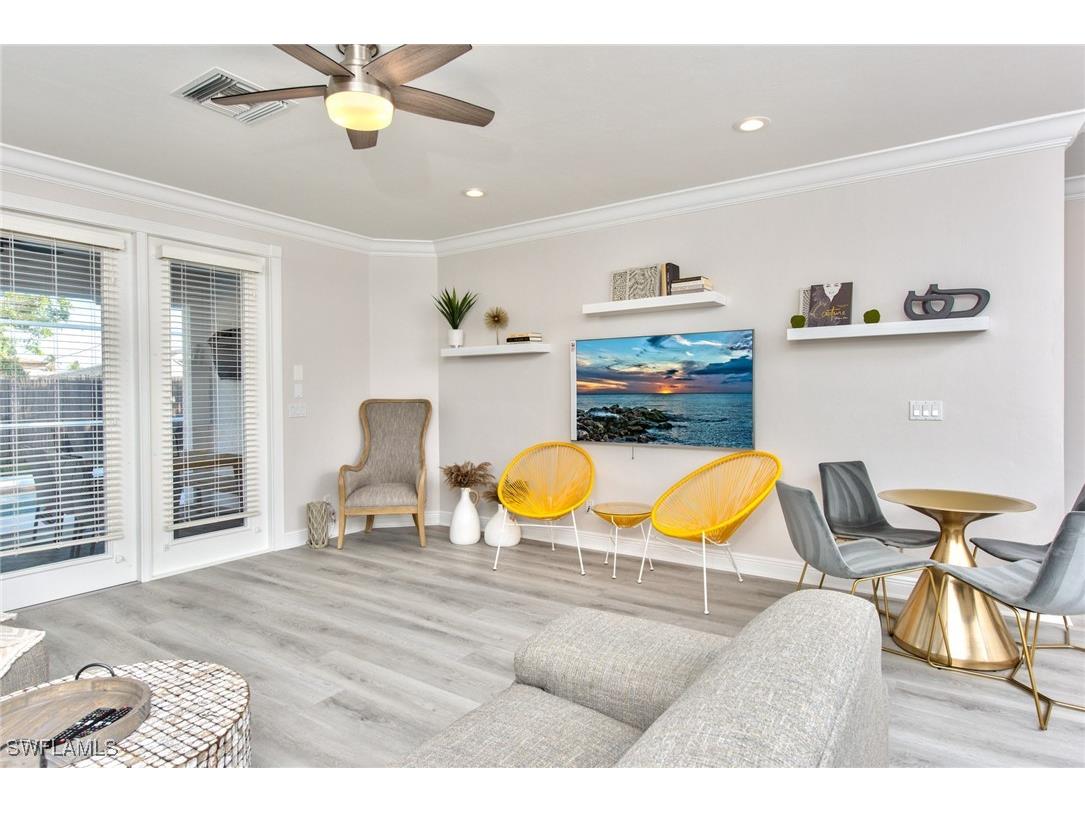 725 95th Avenue N Naples FL 34108 225055558 image1