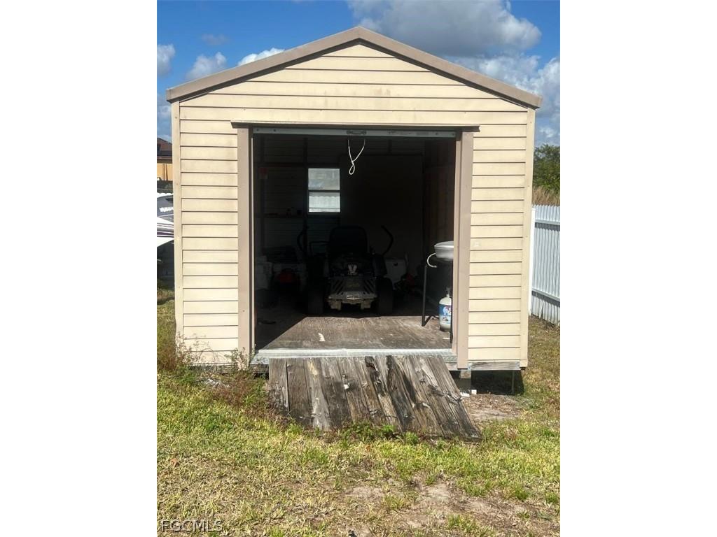 725 Castlestone Avenue S Lehigh Acres FL 33974 2026008286 image9