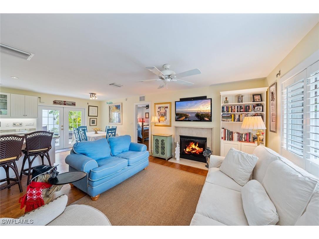 725 Central Avenue Naples FL 34102 223033481 image1