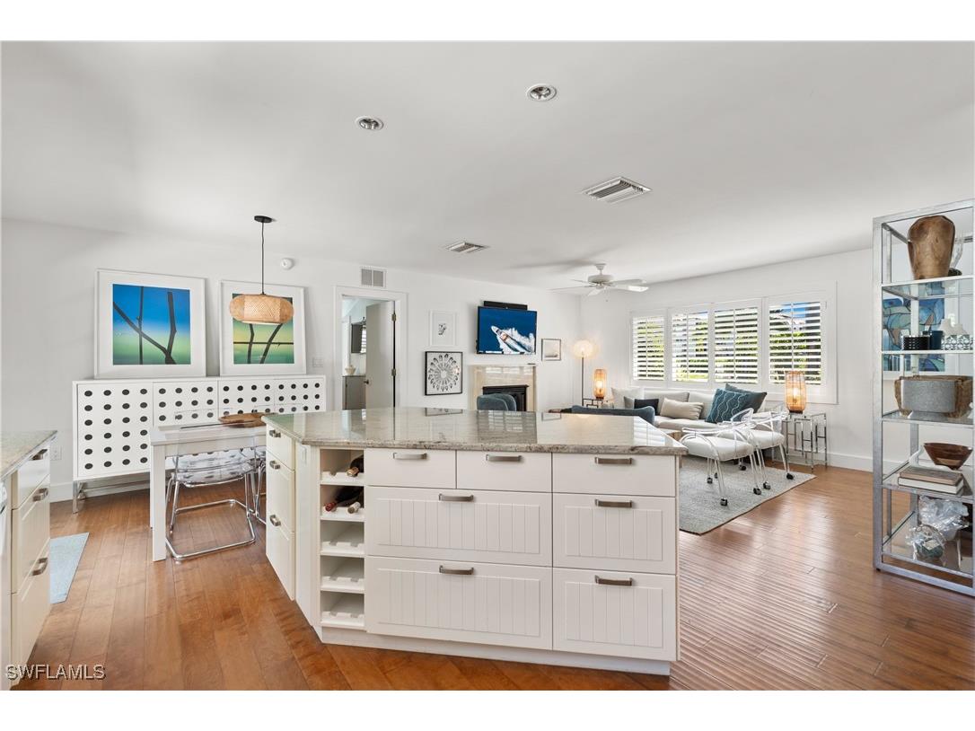 725 Central Avenue Naples FL 34102 225074413 image2