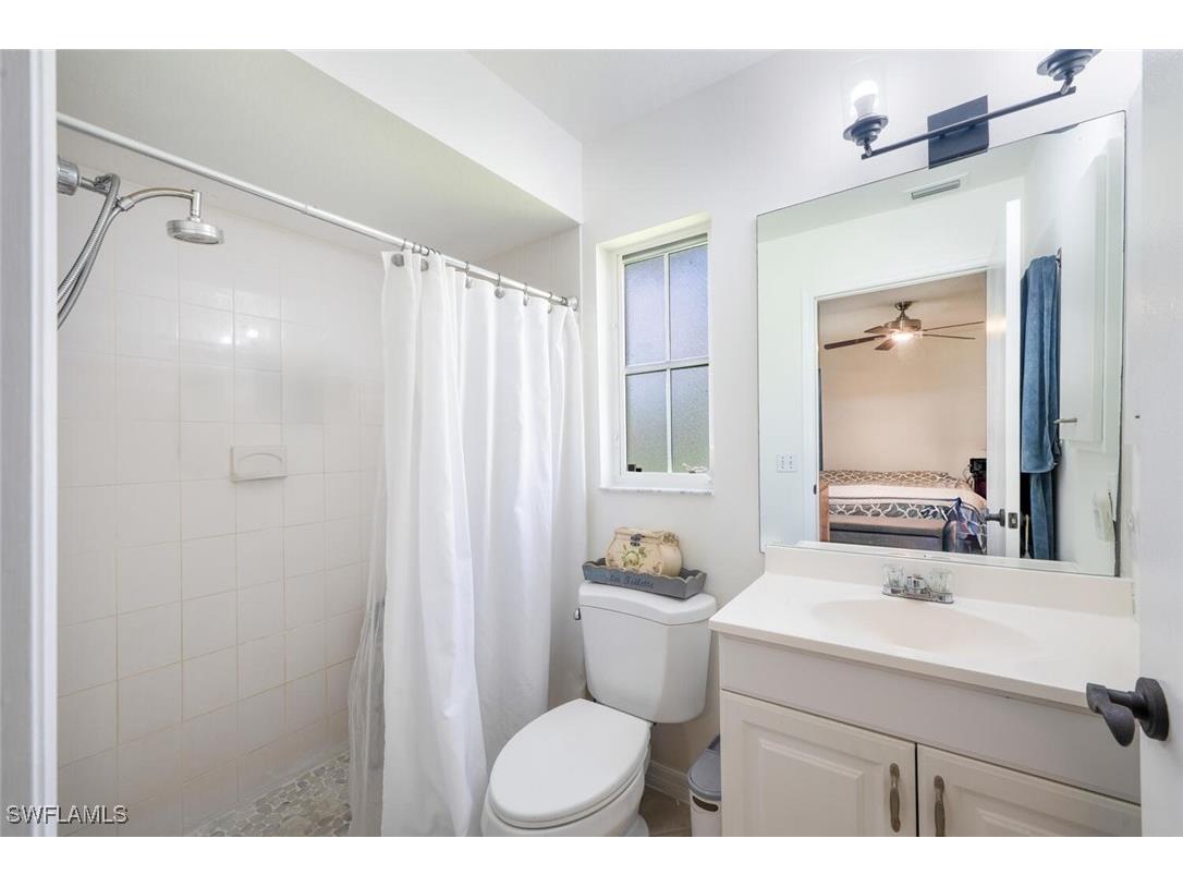 725 Grove Drive Naples FL 34120 225048857 image18