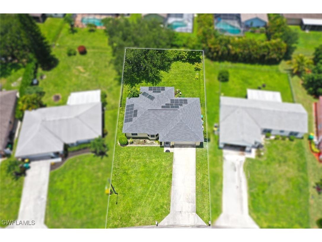 725 Grove Drive Naples FL 34120 225048857 image2