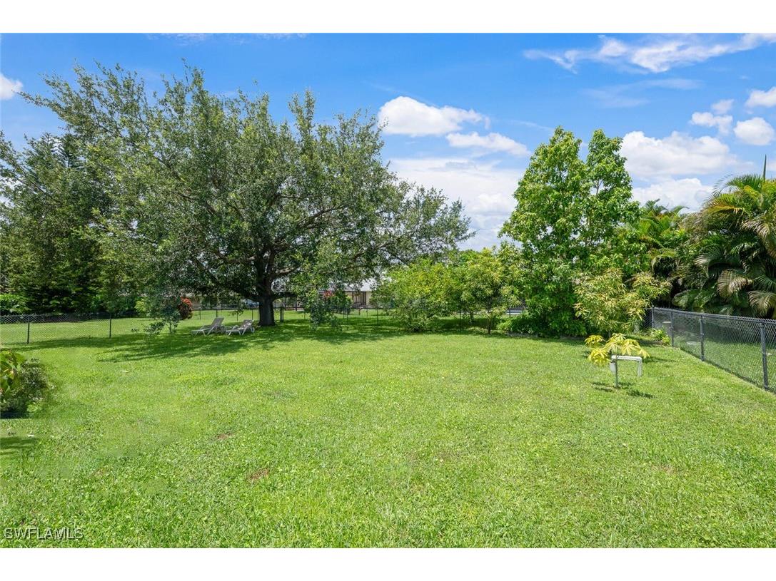 725 Grove Drive Naples FL 34120 225048857 image23