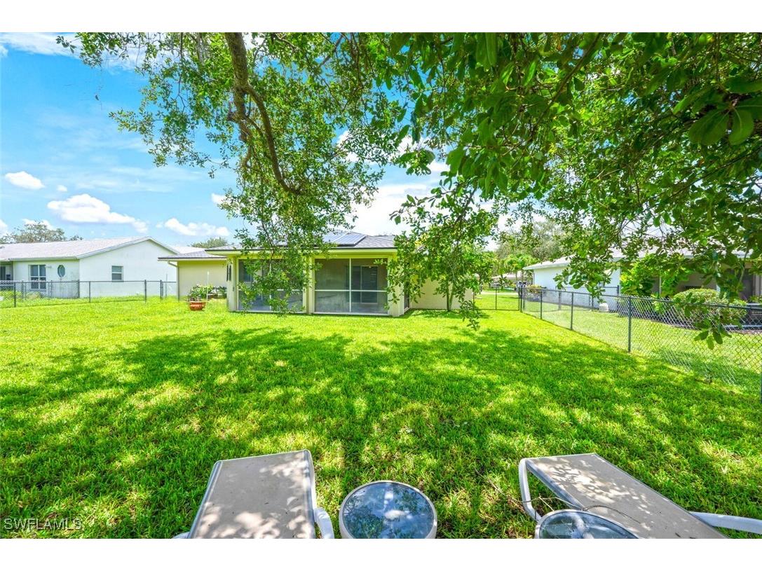 725 Grove Drive Naples FL 34120 225048857 image26