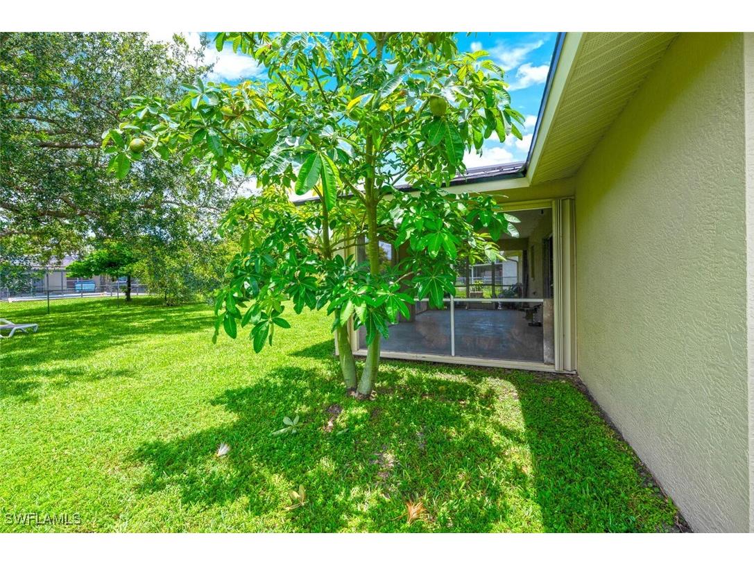 725 Grove Drive Naples FL 34120 225048857 image28