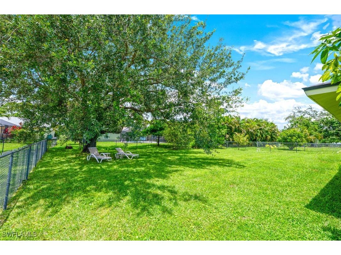 725 Grove Drive Naples FL 34120 225048857 image29