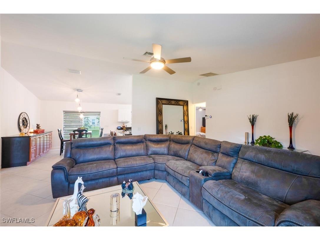 725 Grove Drive Naples FL 34120 225048857 image4