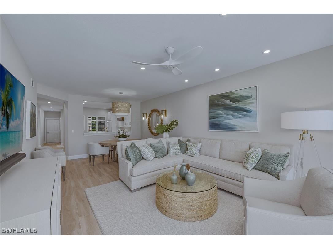 725 Luisa Lane #3 Naples FL 34104 226008621 image1