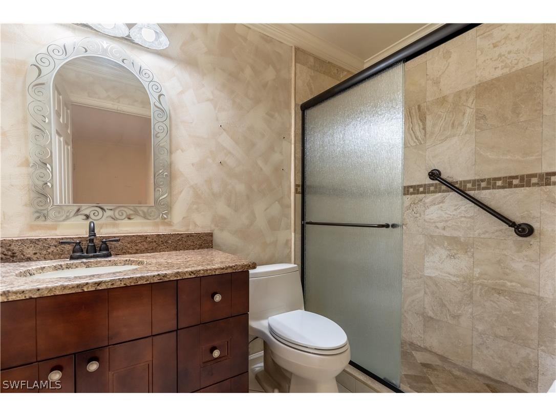 725 Saratoga Circle #A103 Naples FL 34104 225069633 image10