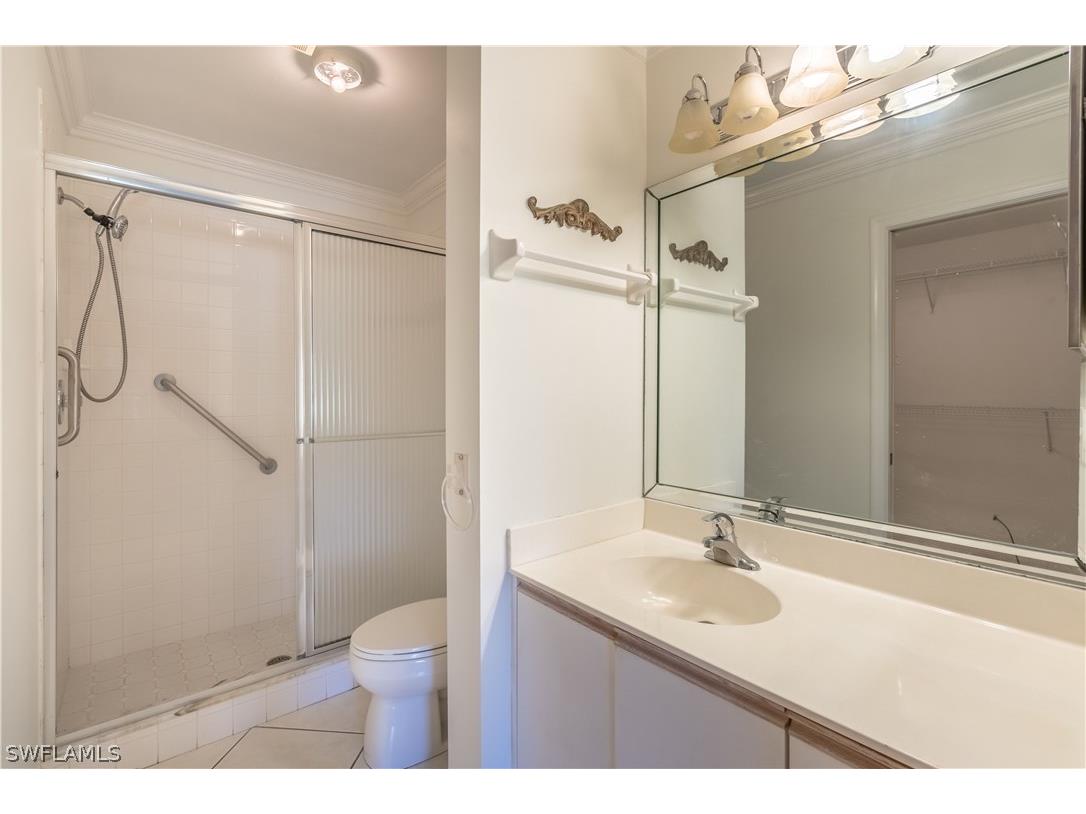 725 Saratoga Circle #A103 Naples FL 34104 225069633 image23