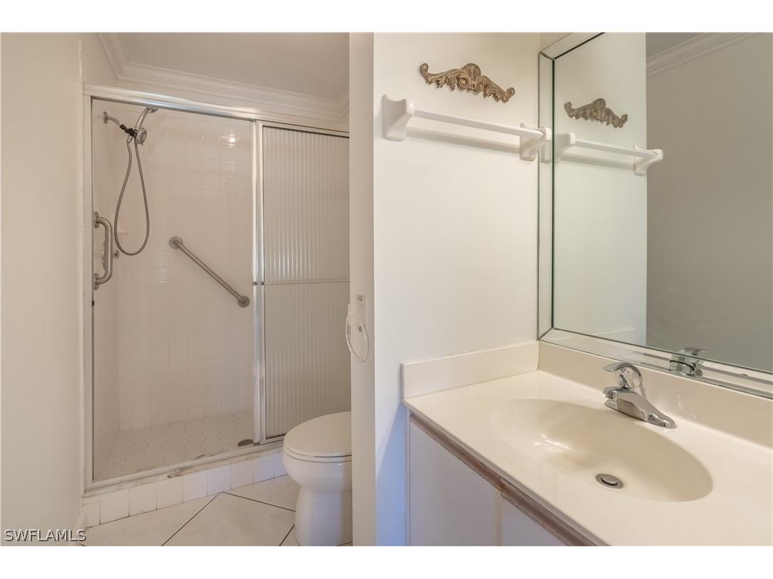 725 Saratoga Circle #A103 Naples FL 34104 225069633 image24