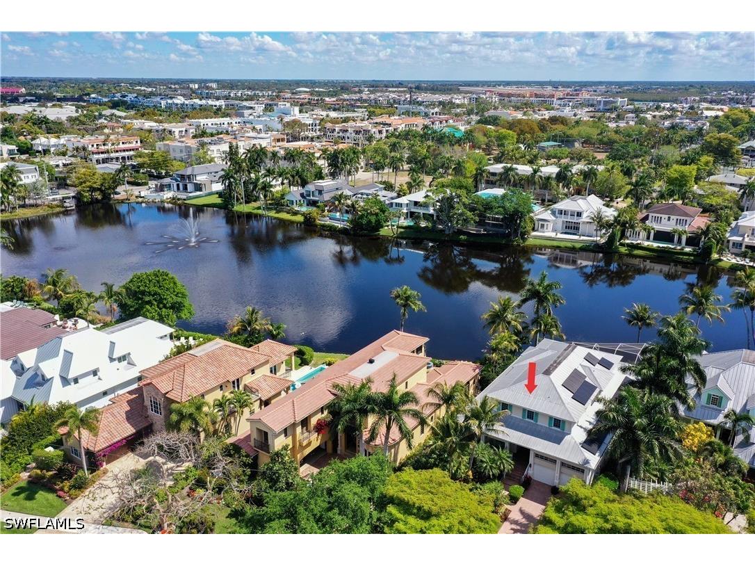 725 West Lake Drive Naples FL 34102 225082522 image1