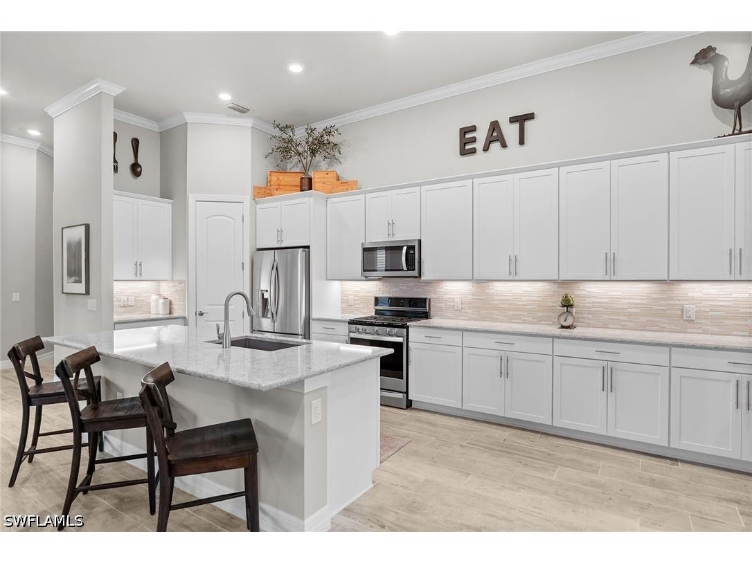 7253 Wilton Drive Naples FL 34109 226020017 image1