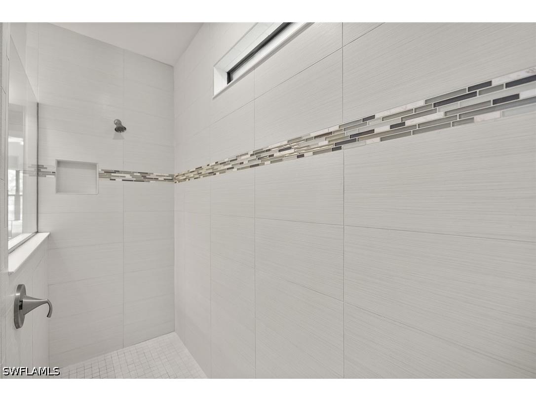 7253 Wilton Drive Naples FL 34109 226020017 image14