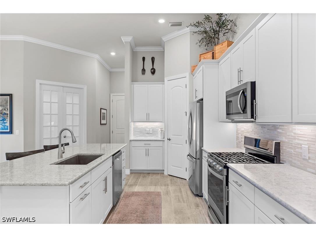 7253 Wilton Drive Naples FL 34109 226020017 image5
