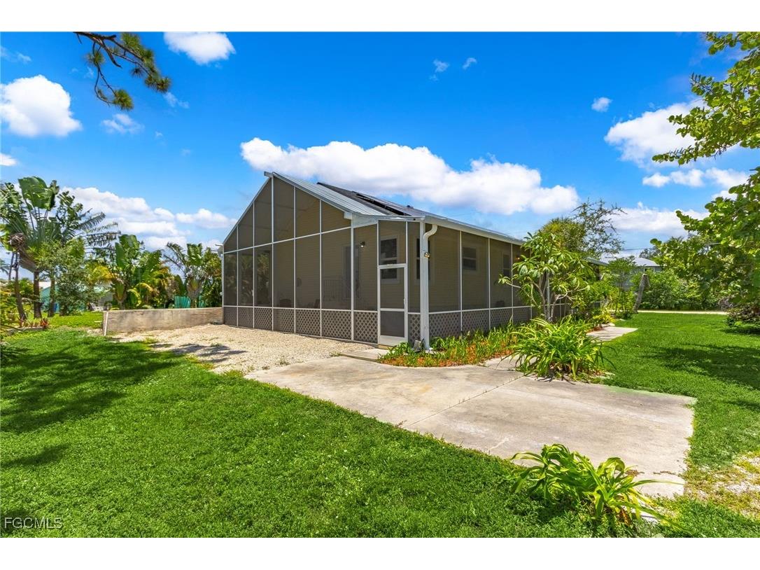 7256 Victory Road Bokeelia FL 33922 2025000005 image1