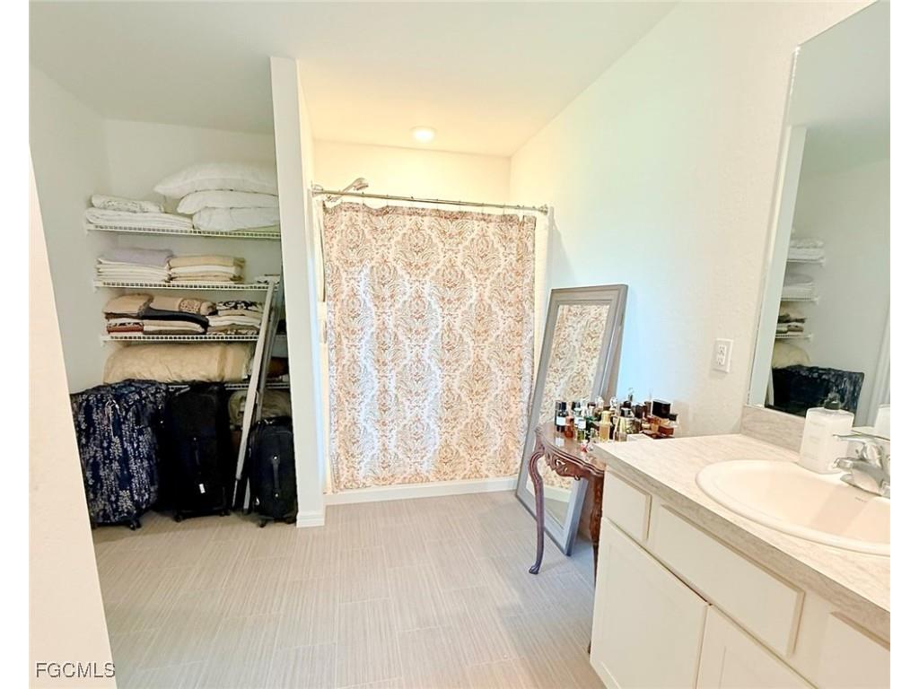 726 NW Douglas Circle Cape Coral FL 33993 2026005031 image14