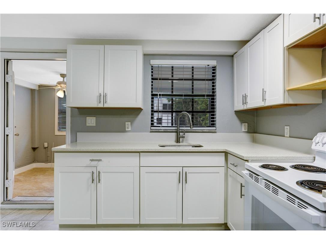 726 Park Avenue Naples FL 34110 224065447 image1