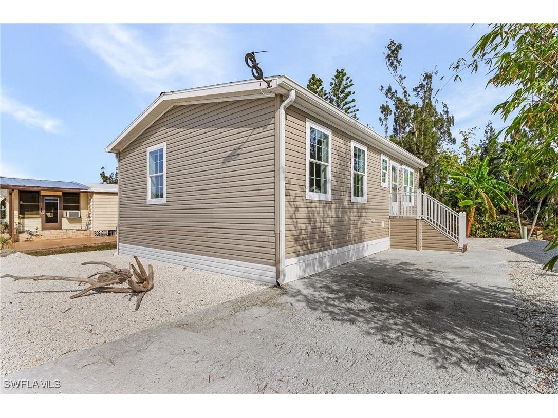 7264 Drum Drive Saint James City FL 33956 225007615 image1