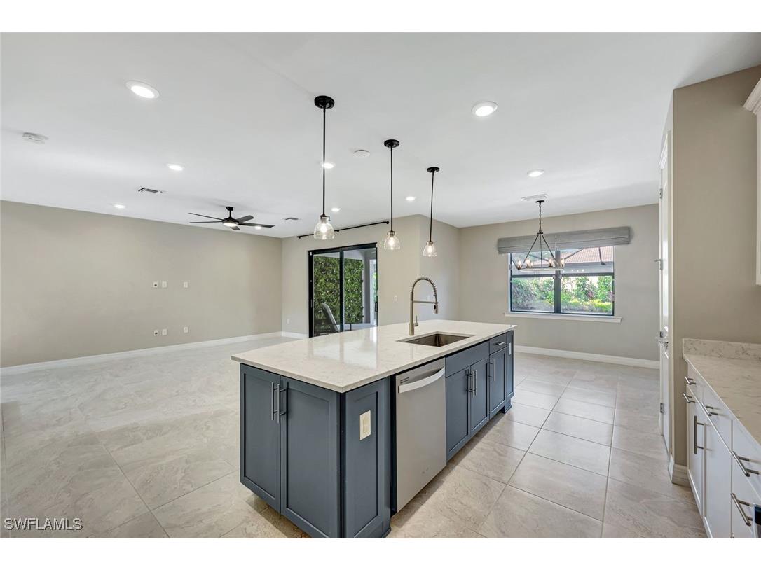 7265 Wilton Drive Naples FL 34109 225074042 image23