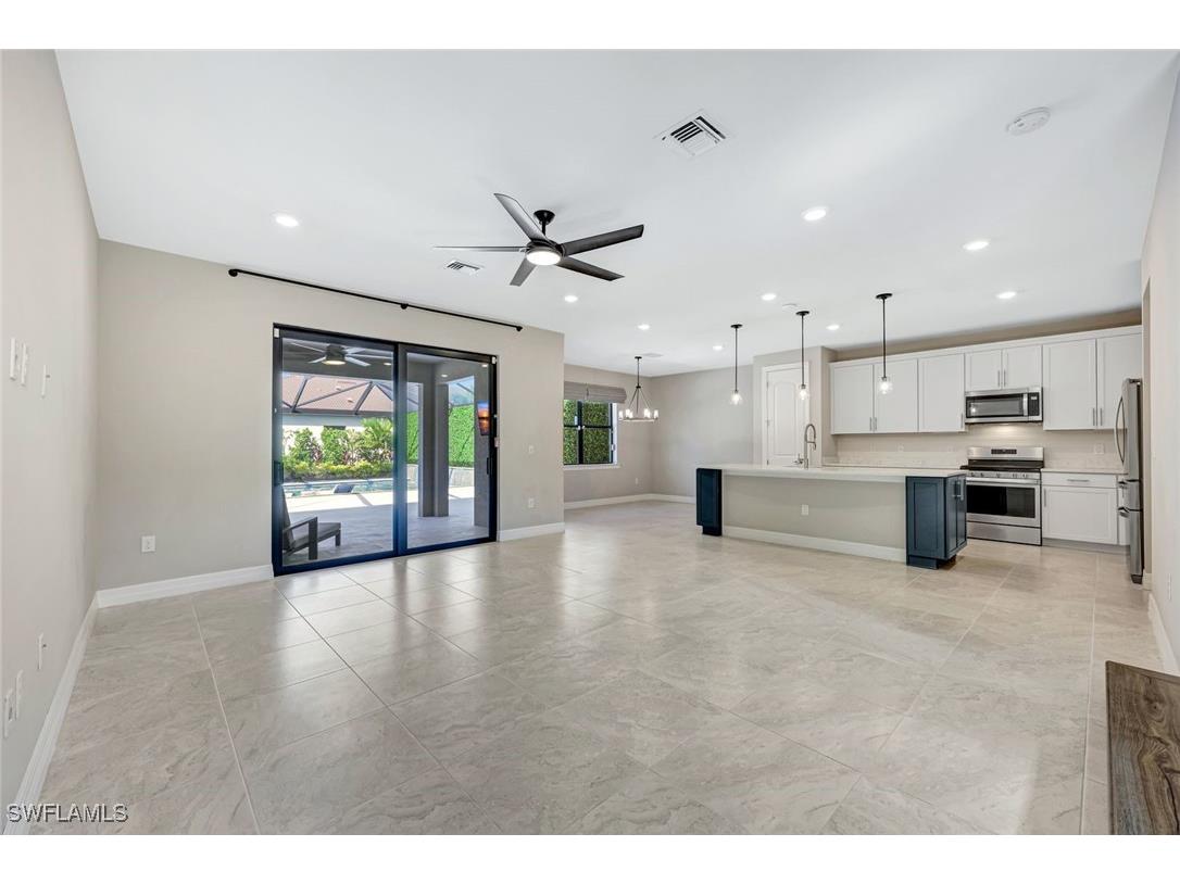 7265 Wilton Drive Naples FL 34109 225074042 image25