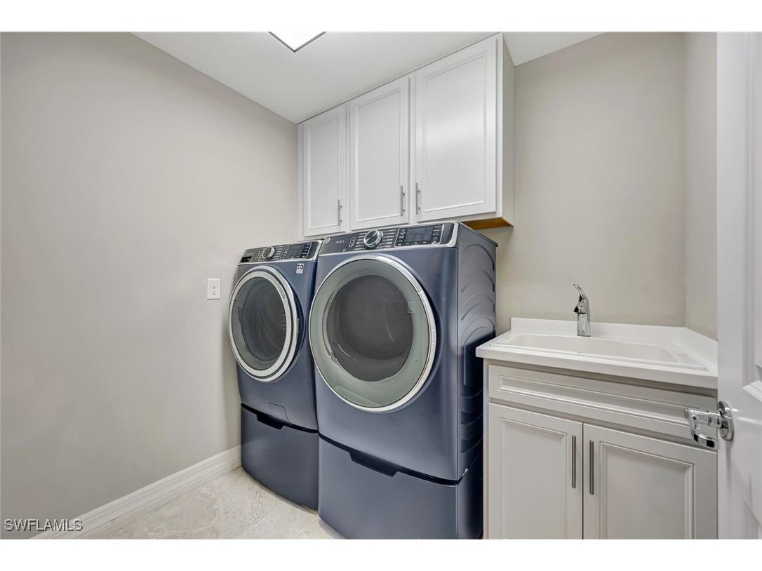 7265 Wilton Drive Naples FL 34109 225074042 image40