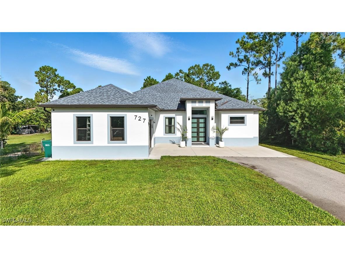 727 12th Street SE Naples FL 34117 225060183 image1
