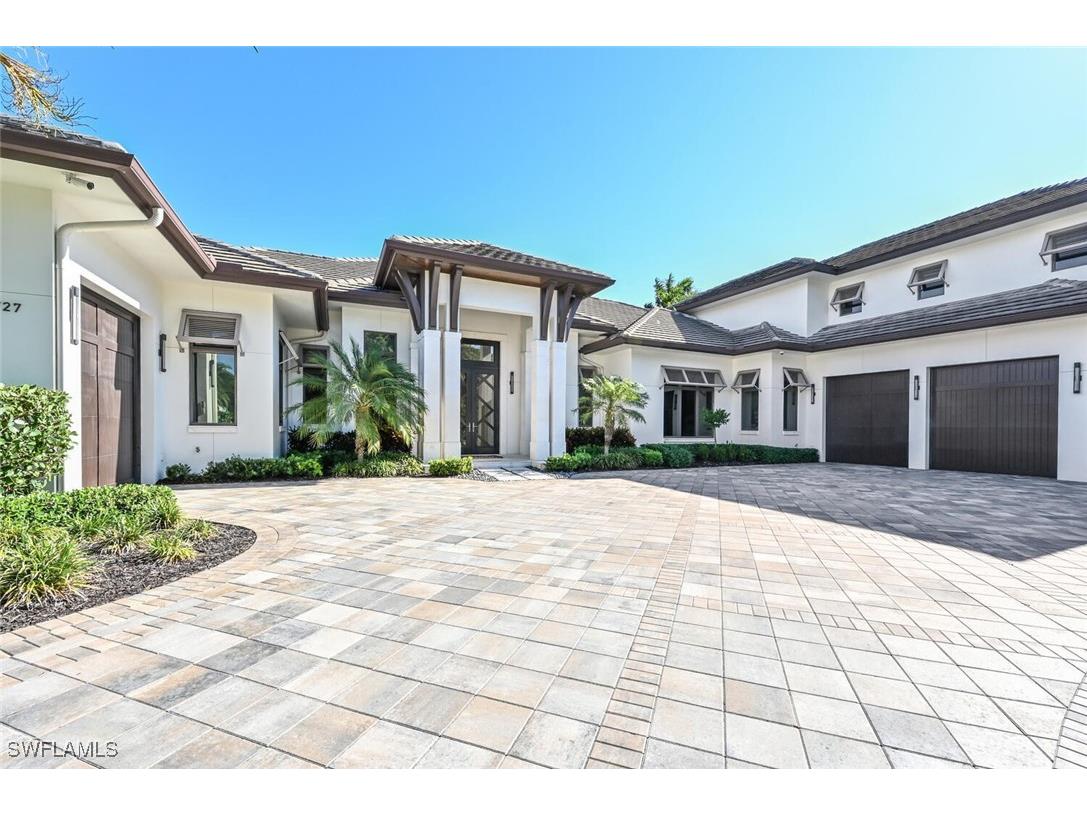 727 Buttonbush Lane Naples FL 34108 225061540 image1