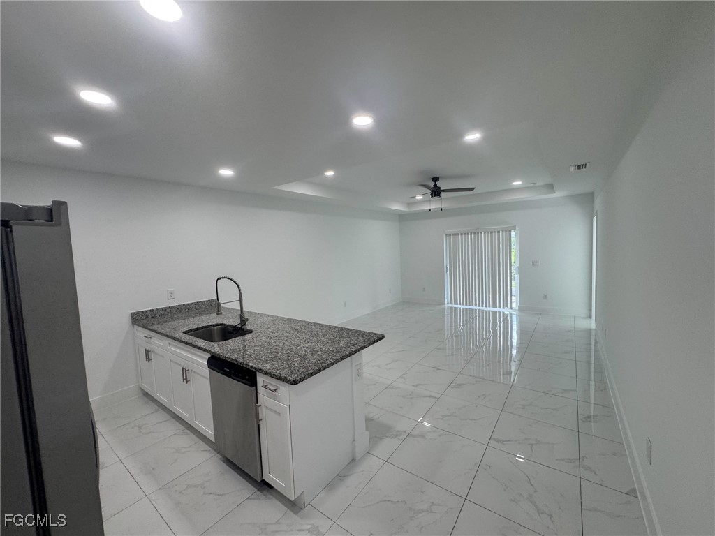 727 Gordon Avenue S Lehigh Acres FL 33973 2025007557 image2