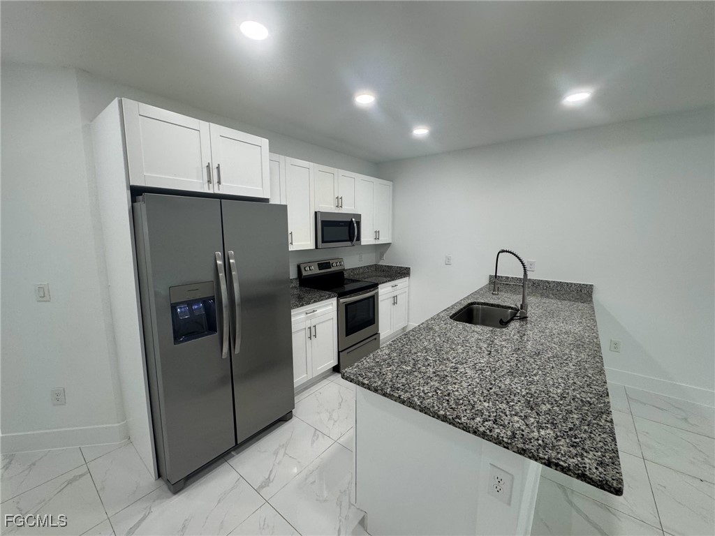 727 Gordon Avenue S Lehigh Acres FL 33973 2025007557 image3