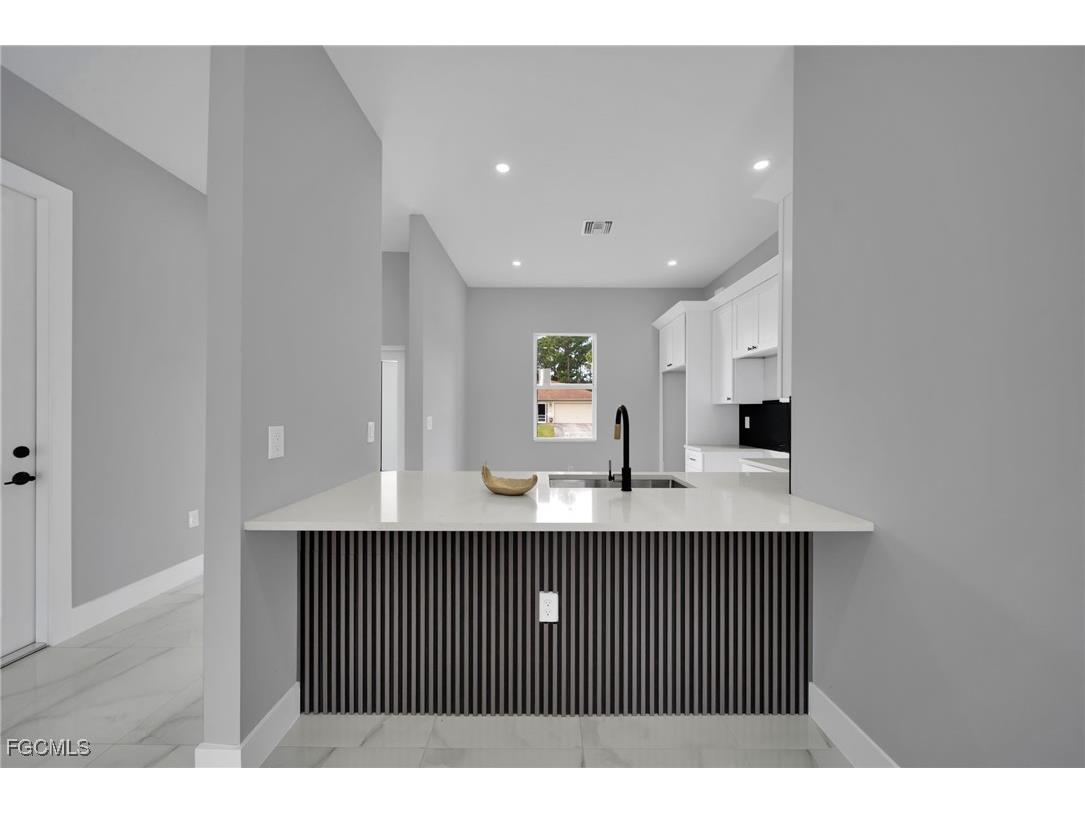 727 Santa Lucia Avenue S Lehigh Acres FL 33974 2026002433 image10