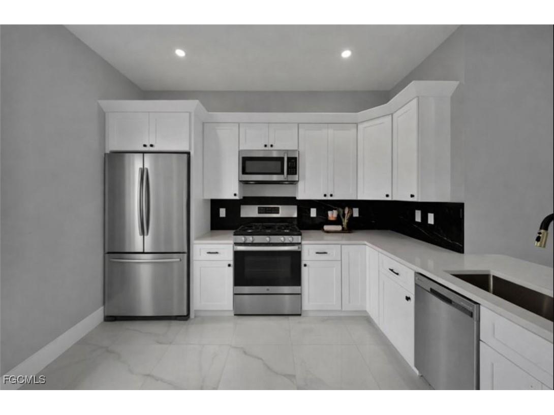 727 Santa Lucia Avenue S Lehigh Acres FL 33974 2026002433 image6